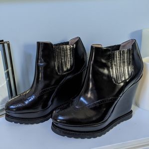 Authentic Michael Kors Booties - fits small